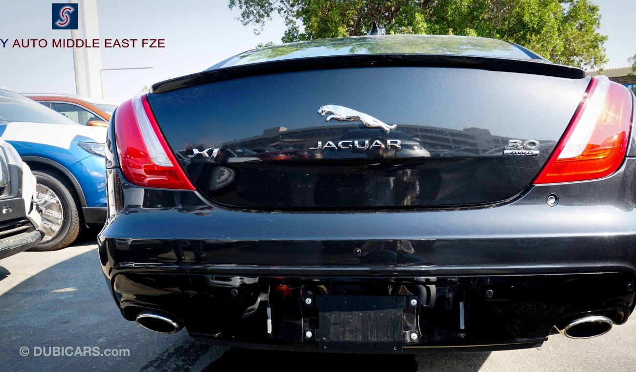 Jaguar XJ 3.0L V6 S/C Premium Luxury SWB AWD