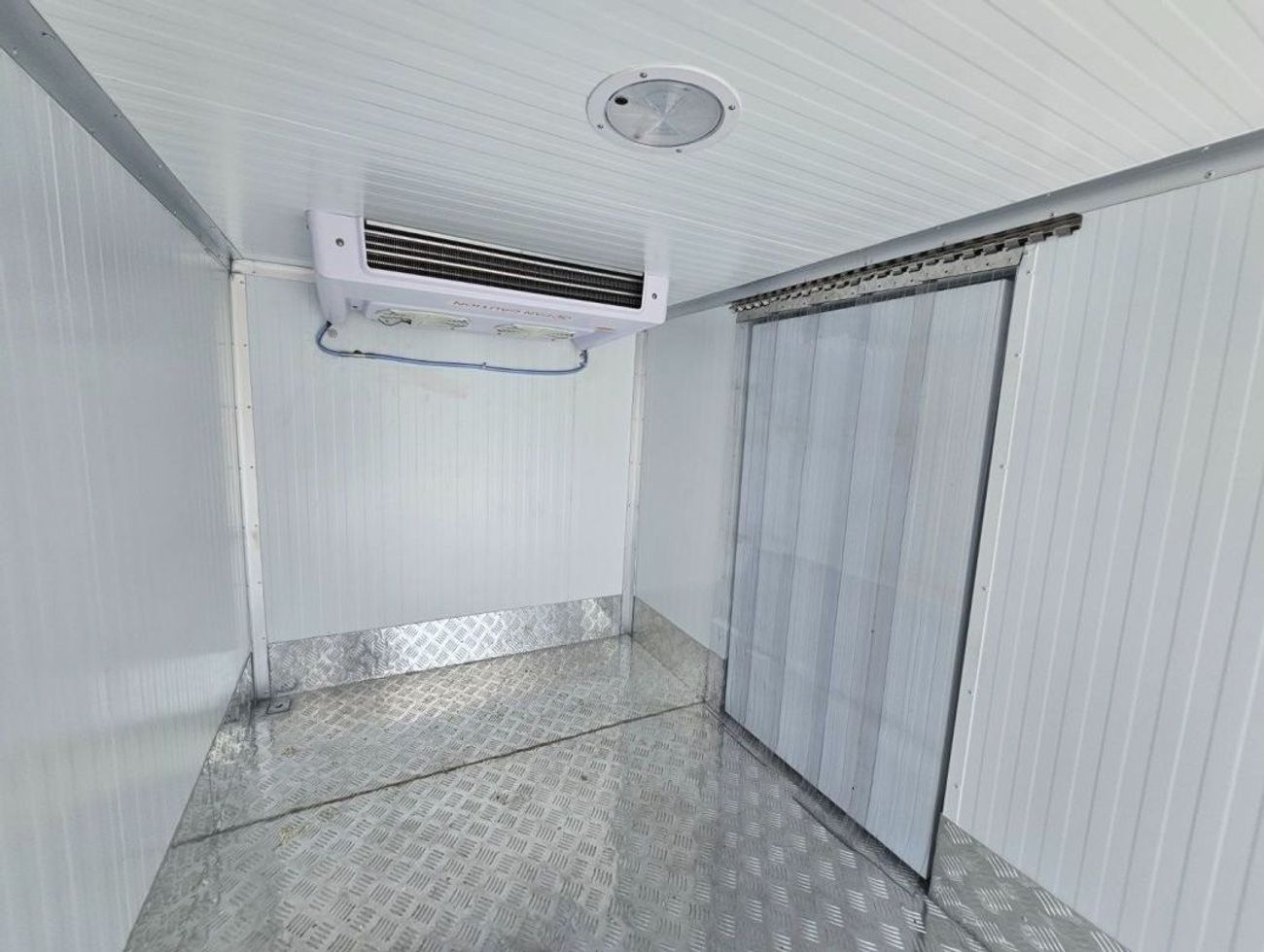 كيا بونغو KIA Bongo K4000 3.0L Turbo Diesel, Pick-up Truck, Dual Compressor -18° to 10° C With Side Door,