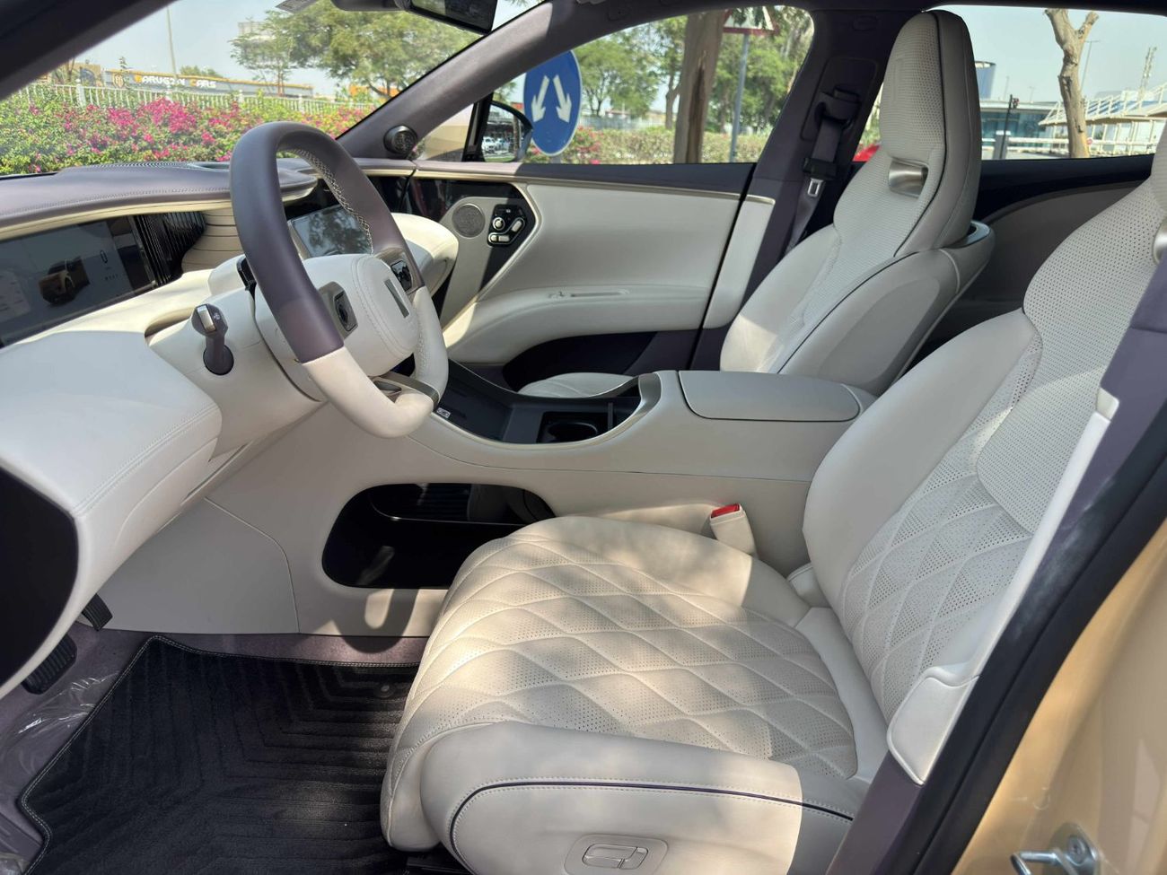 أفاتر 11 Premium AWD