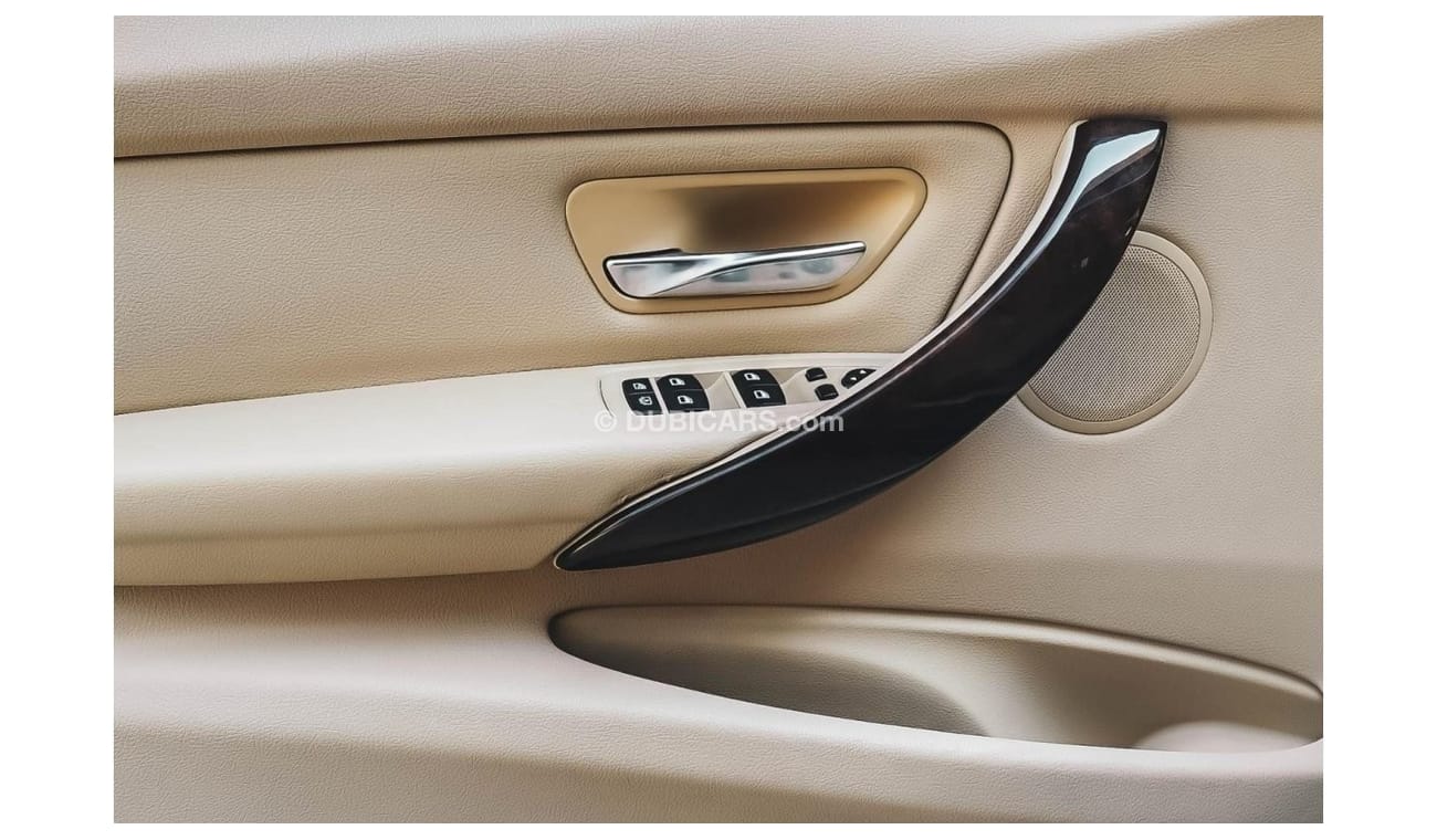 بي أم دبليو 320 اكسكلوسيف