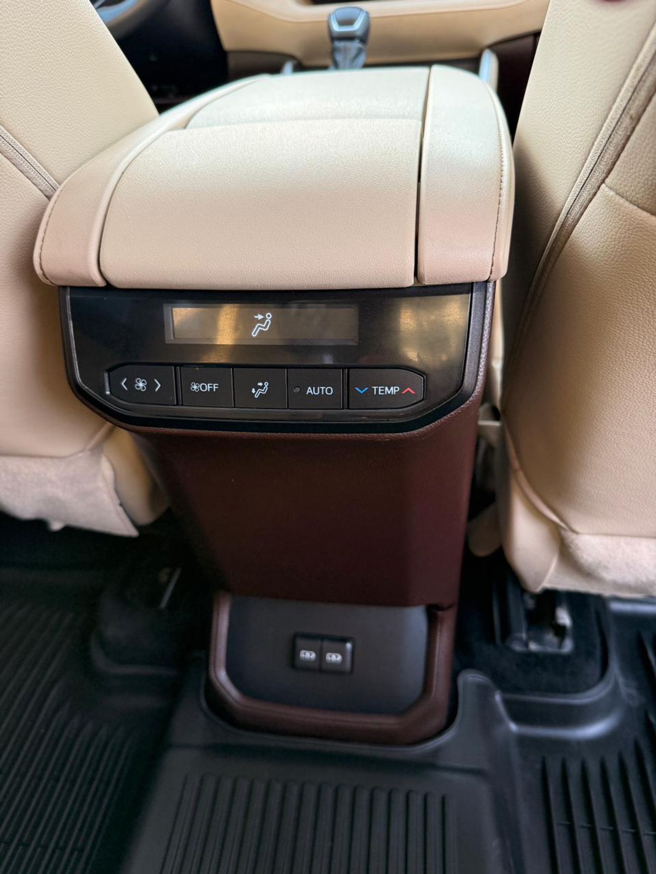 Toyota Highlander XLE 3.6 L Full Option