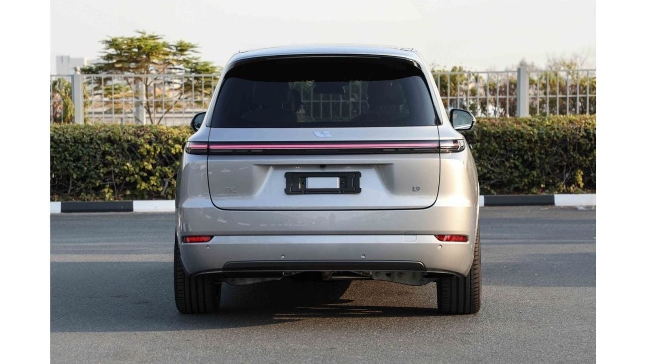 Li Auto L9 2024 Li Auto L9 ULTRA - Silver inside Black & White