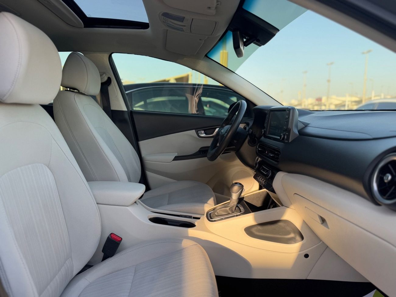 Hyundai Kona Smartstream 2.0L Hyundai Kona Full Option/ GCC / Free Accident/ 2022 / Under Warranty