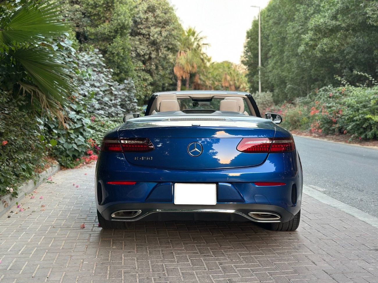 مرسيدس بنز E 450 3.0L V6 | 362 HP | 2023 | Convertible | 28000 KM | Excellent Condition | Full Option