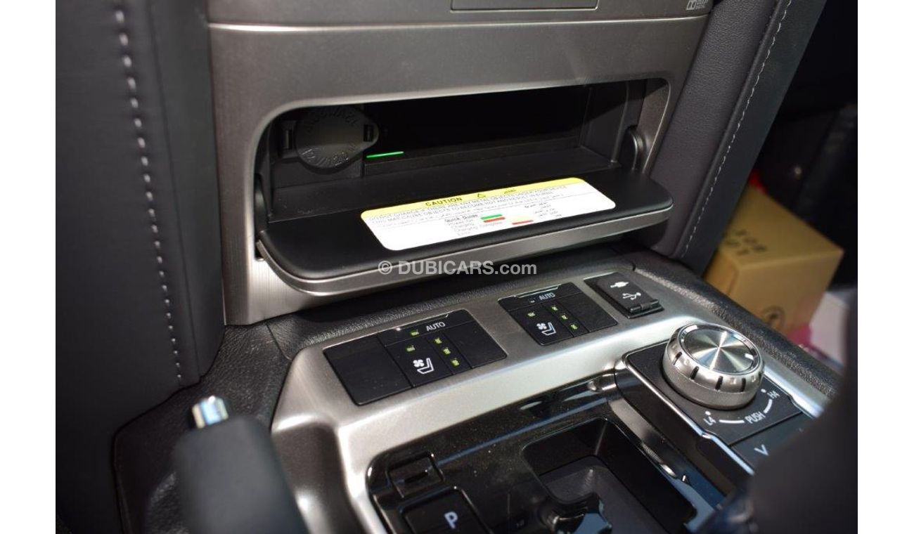 Toyota Land Cruiser 200  VXS-Z V8 5.7L PETROL  AUTOMATIC