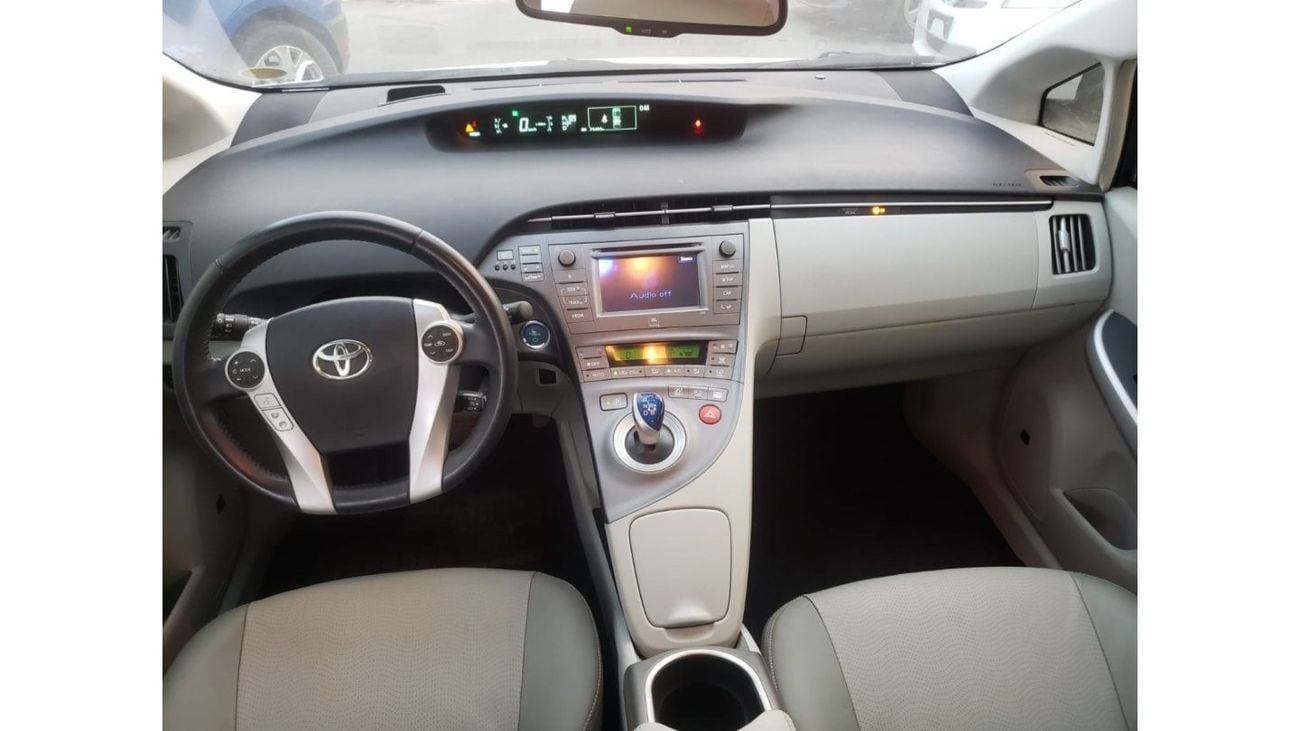 Toyota Prius 2013  TOYOTA PRIUS HYBRID