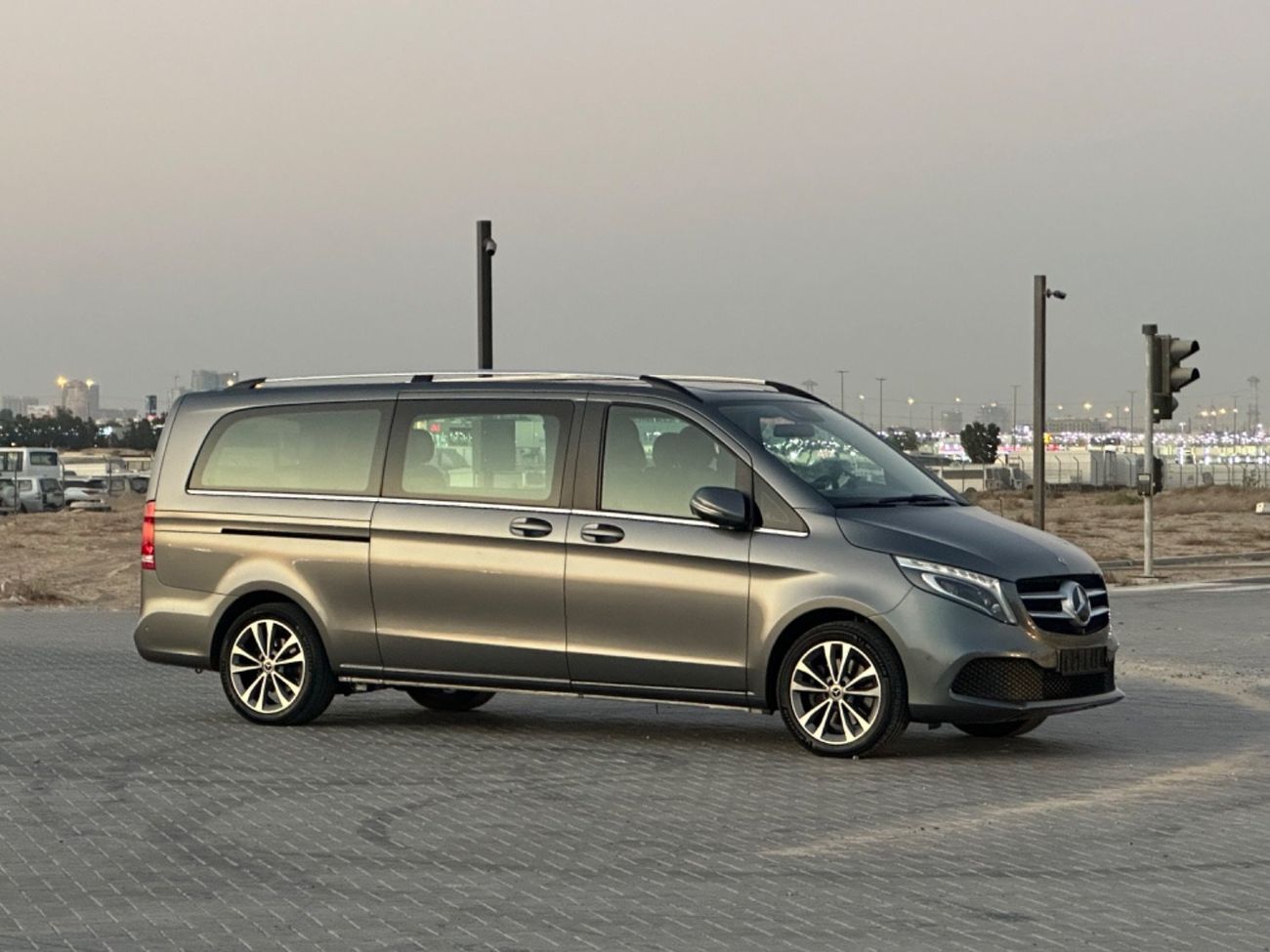 Mercedes-Benz V 250 Std 2.1L MODEL 2020 GCC CAR PERFECT CONDITION INSIDE AND OUTSIDEE