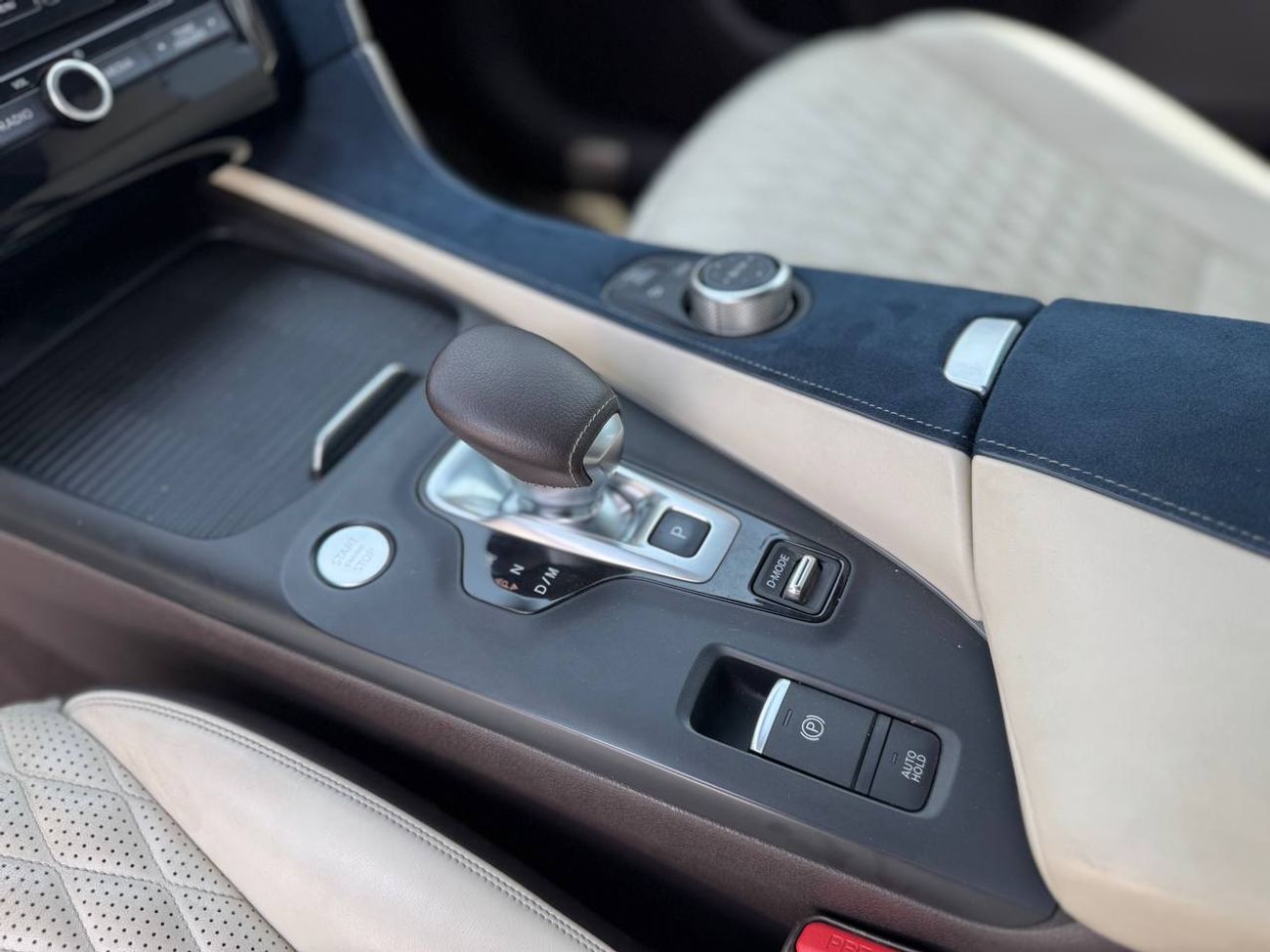 إنفينيتي QX50 2.0T Luxe (AWD)