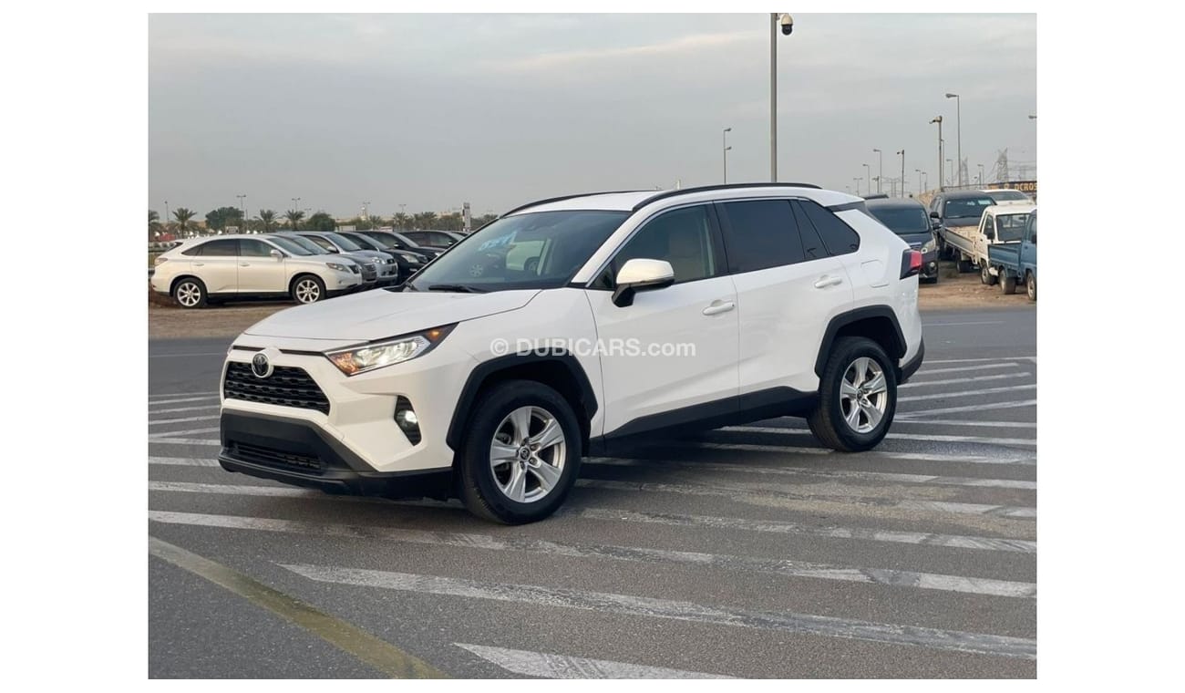 Toyota RAV4 2020 Toyota RAV4 XLE 2.5L V4 -