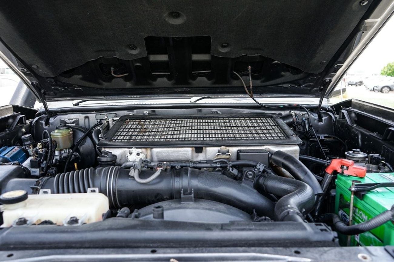 Toyota Land Cruiser 70 Hardtop Diesel RHD DOOR-5
