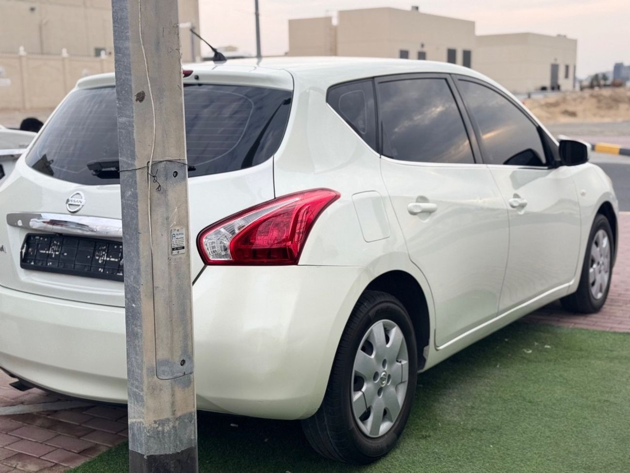 Nissan Tiida SE 1.8L Hatchback