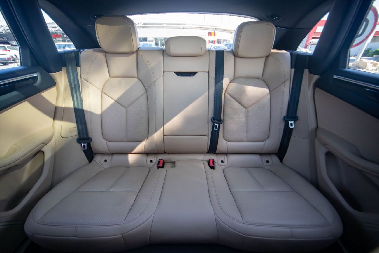 بورش ماكان Std 2.0L (252 HP)