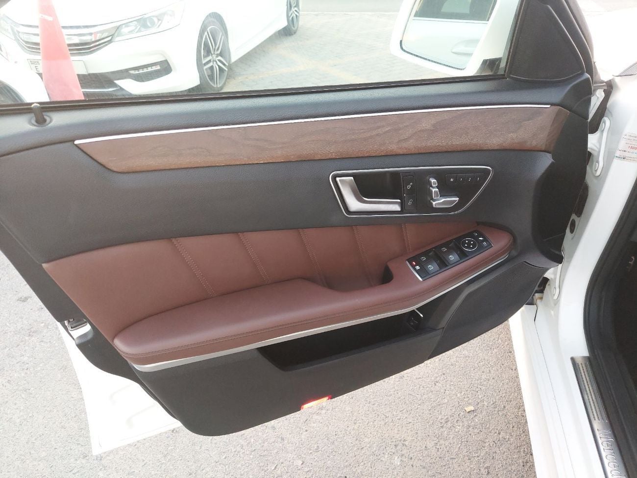 مرسيدس بنز E300 AVANTGARDE SPORT Premium + 2.0L