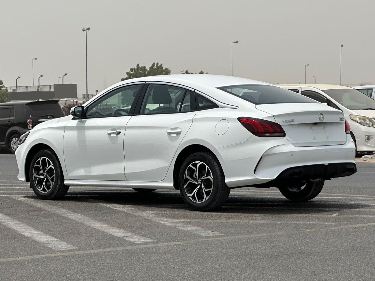 أم جي 5 2025 MG5 1.5L PETROL MANUAL TRANSMISSION FULL OPTION