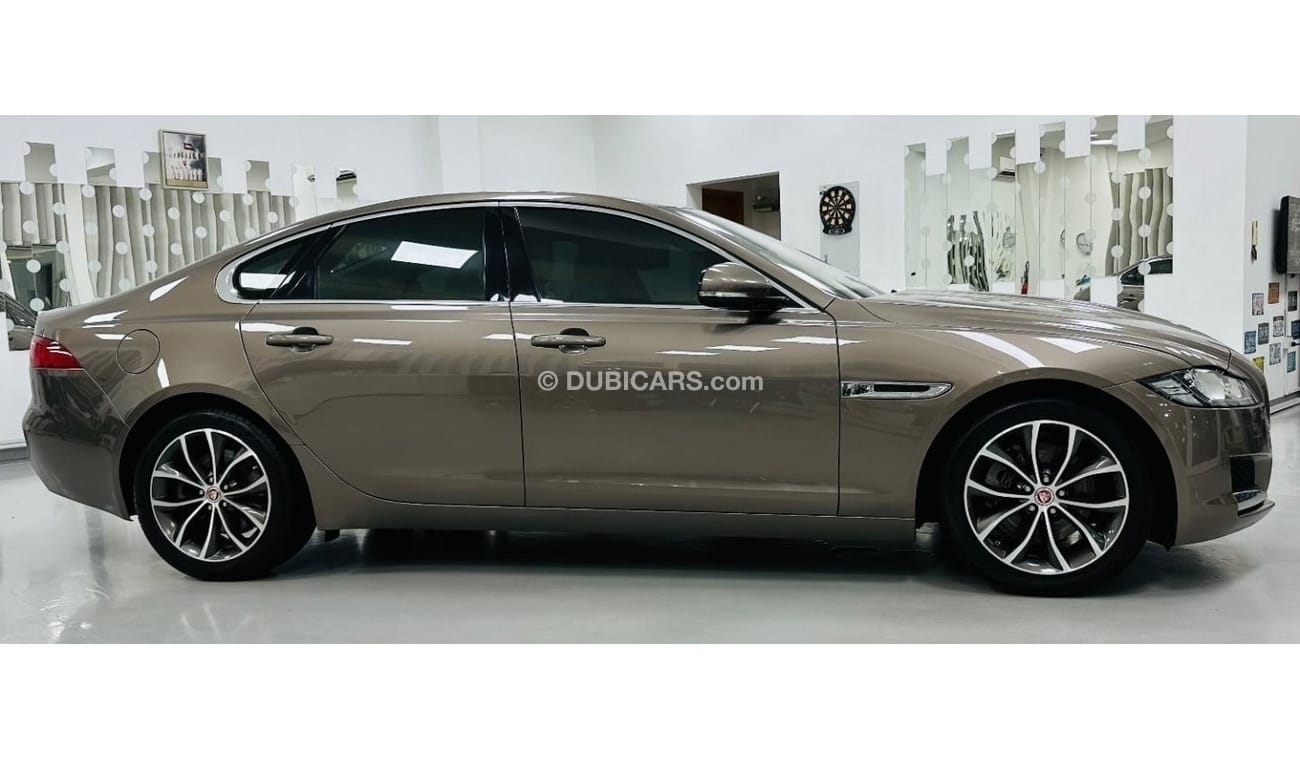 Jaguar XF Prestige GCC .. FSH .. Perfect Condition .. Top Range ..