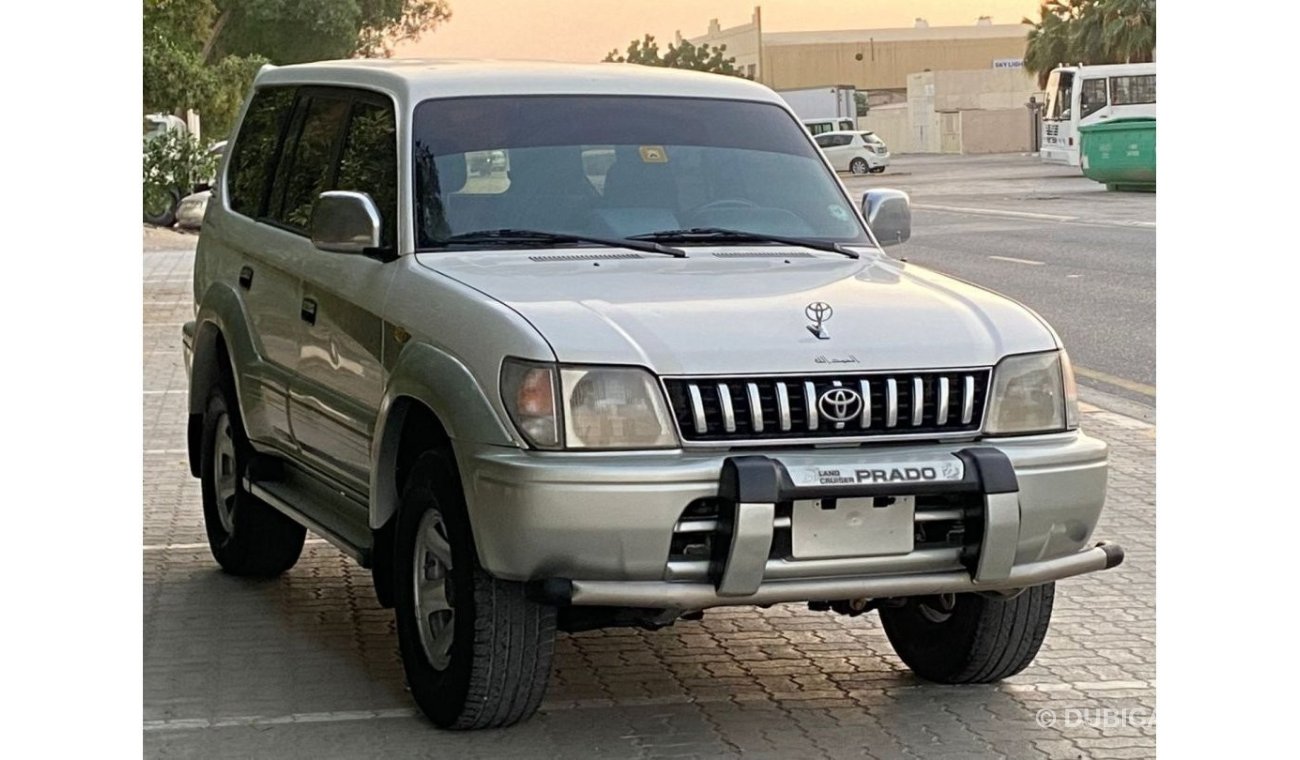 Toyota Prado manual gear Gulf specifications, NO accidents  No Paint  very clean inside and out, fully serviced,