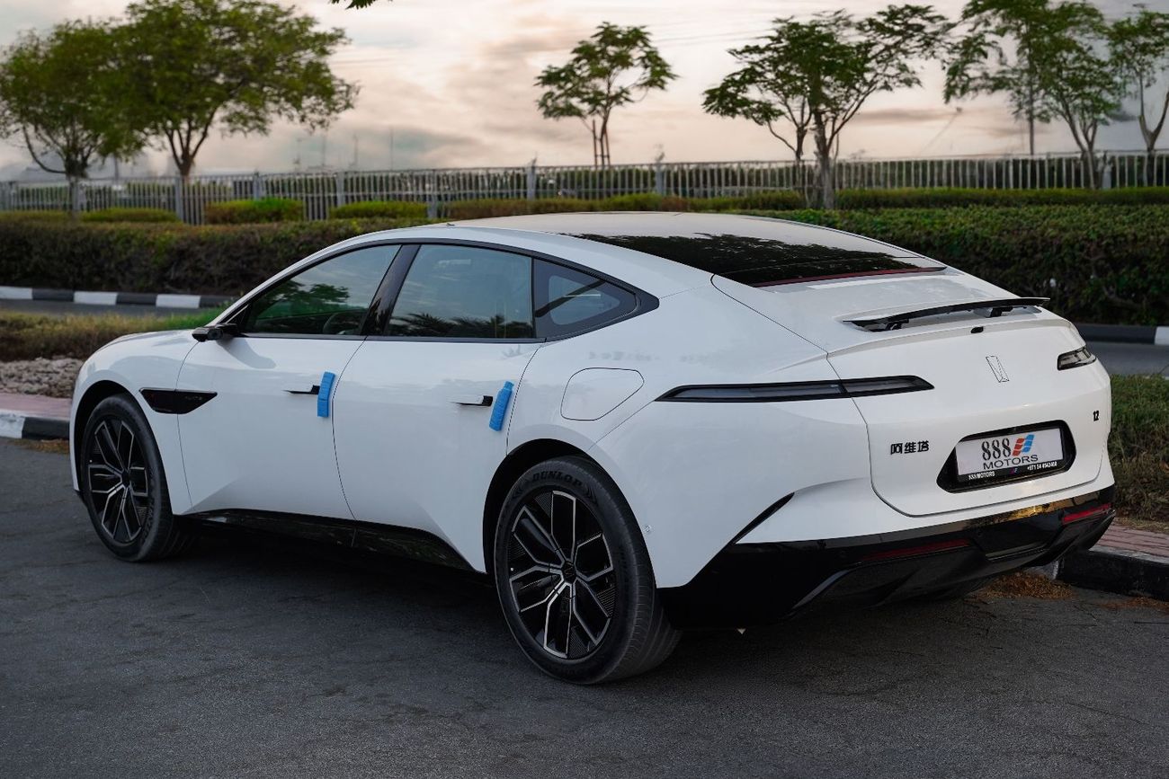 أفاتر 12 2025 AVATR 12 Ultra Extended Range Sedan White 0Km