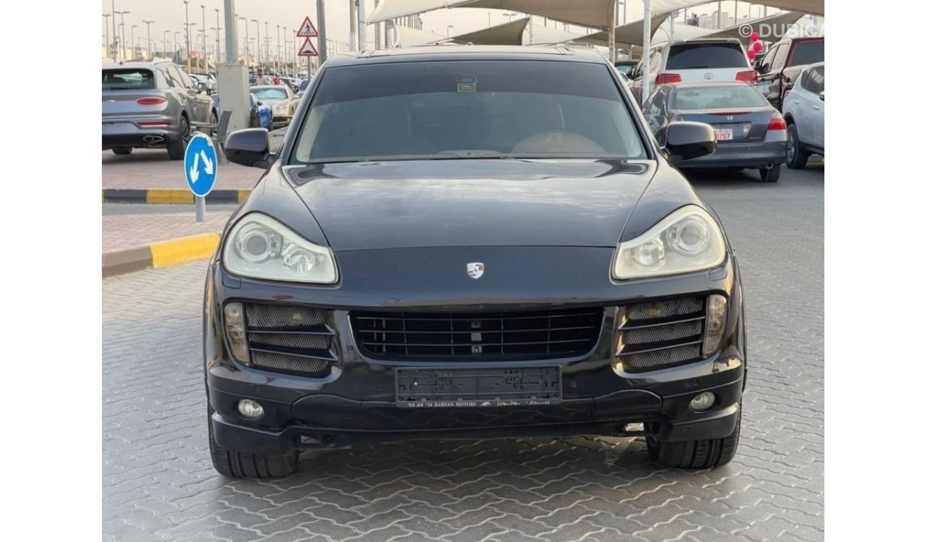 Porsche Cayenne GTS Model 2010GTS, Gulf, Full Option, Sunroof, 8 cylinders, automatic transmission in excellent conditio