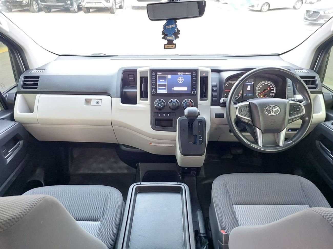 Toyota Hiace TOYOTA HIACE COMMUTER VAN RHD 2022 MODEL 2.8 L DIESEL AUTOMATIC(PM42119)