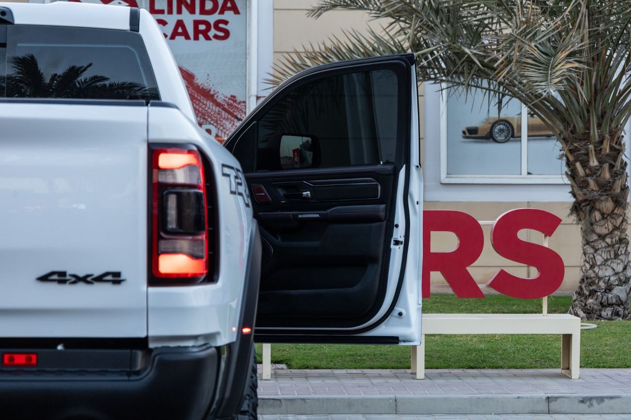 رام 1500 TRX 6.2L (5 Seater)