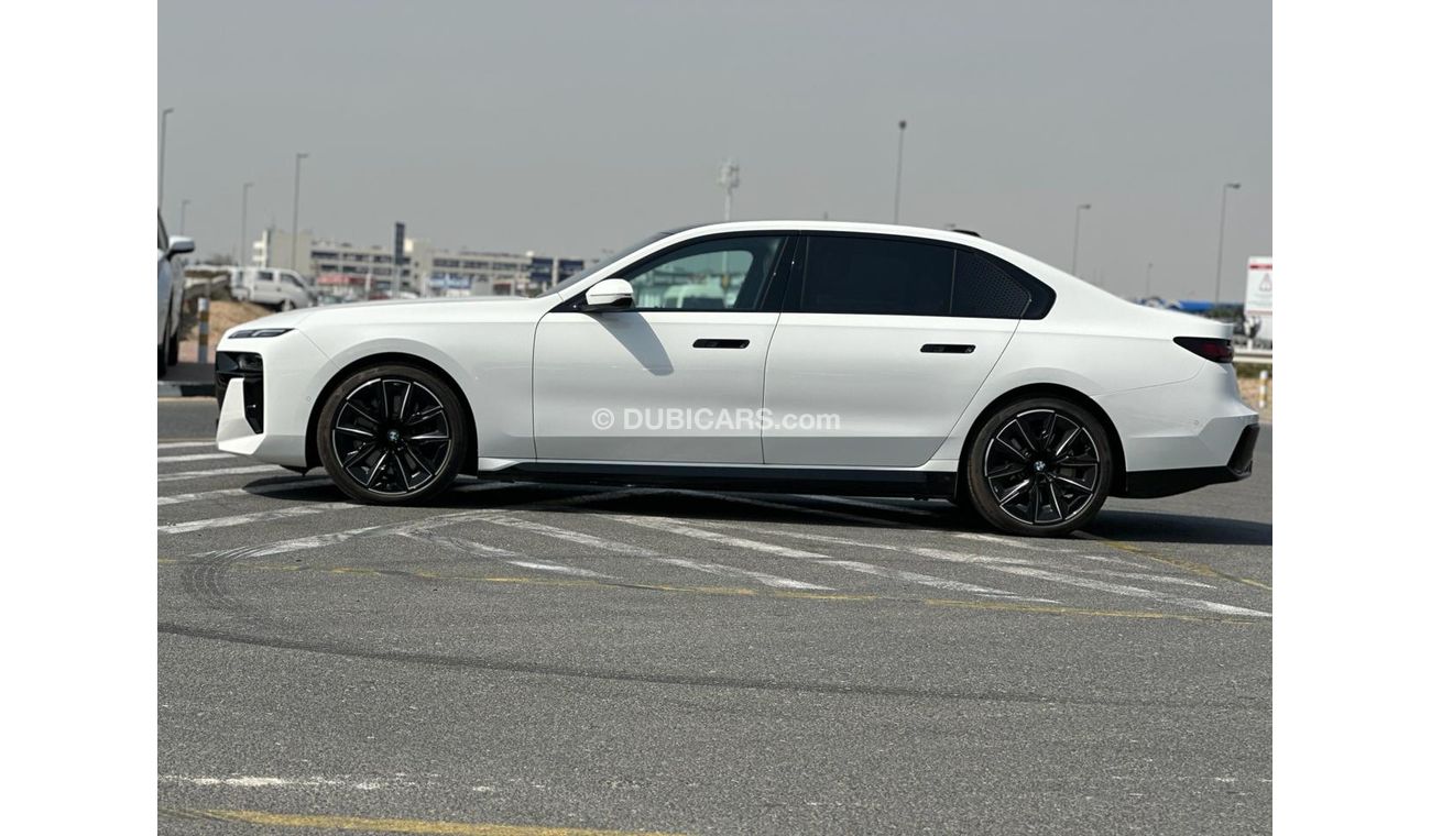 BMW i7 xDrive60 - MY 2023 - EUR SPEC - WHT_WHT - RANGE 590KM (LOCAL OFFER)