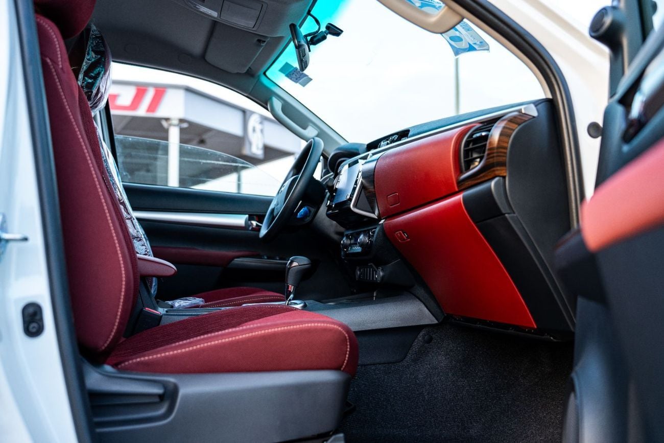 Toyota Hilux 2026 Toyota Hilux  SR5 D/C  (4.0 L) 4X4