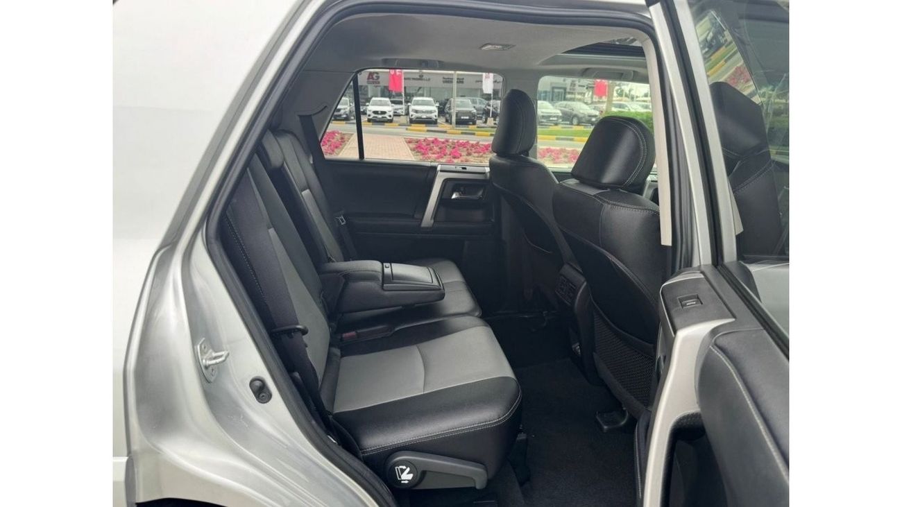 تويوتا Runner4 2021 SR5 HELLCAT KIT 7 SEATS FULL OPTION UAE PASS