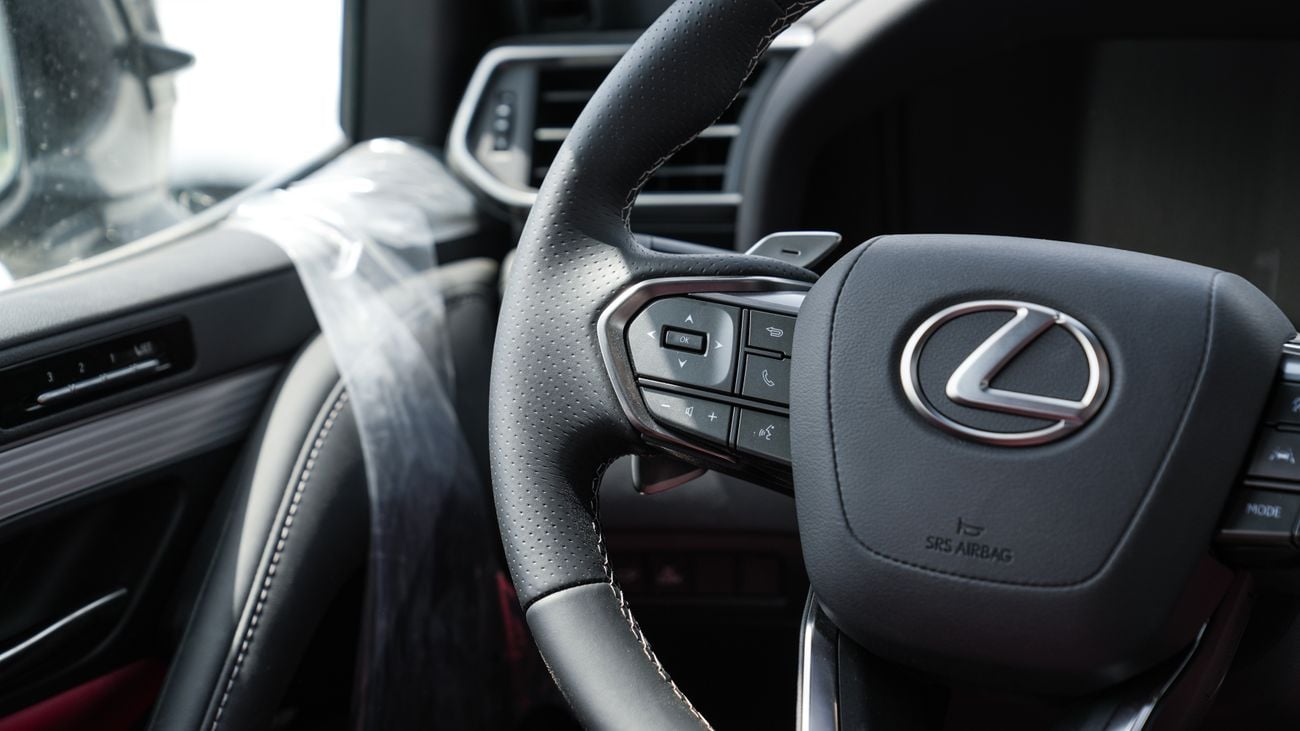 Lexus LX700h
