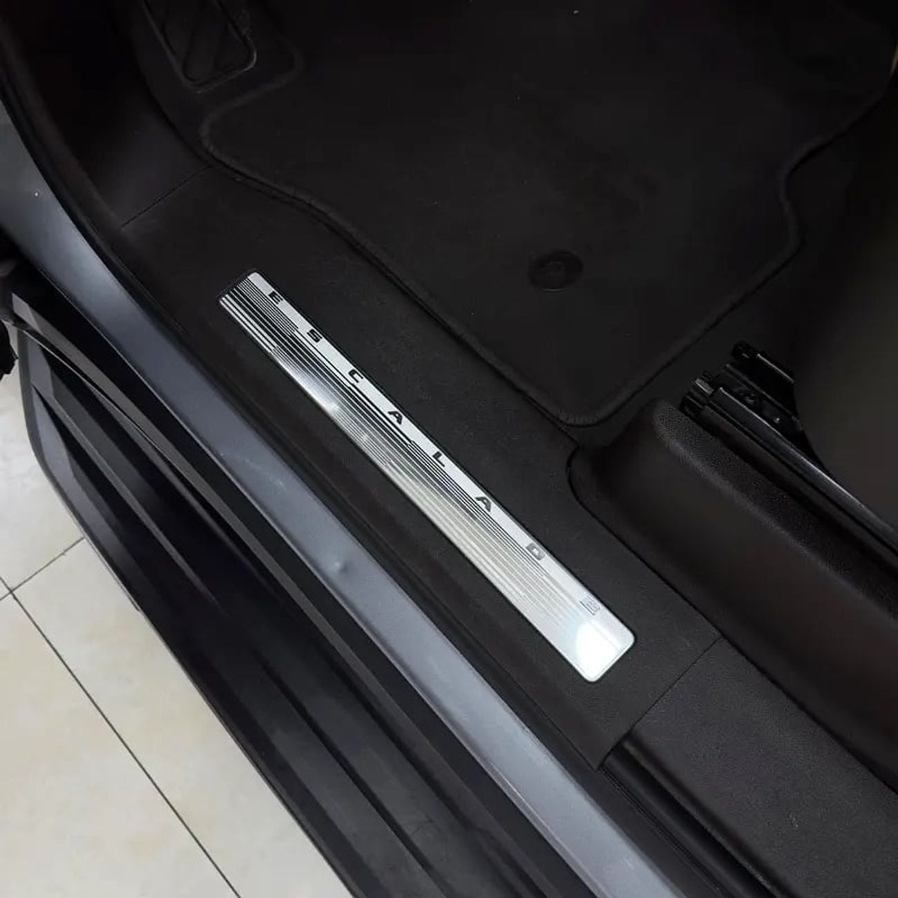 كاديلاك إسكالاد ESV Premium Luxury 6.2L Premium Luxury ESV