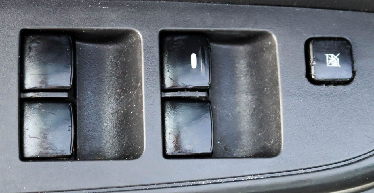 Mitsubishi L200 GL 2.4L (128 HP) Double Cab Utility Mitsubishi L200 2.4 L 2020 GCC accident-free in excellent condit