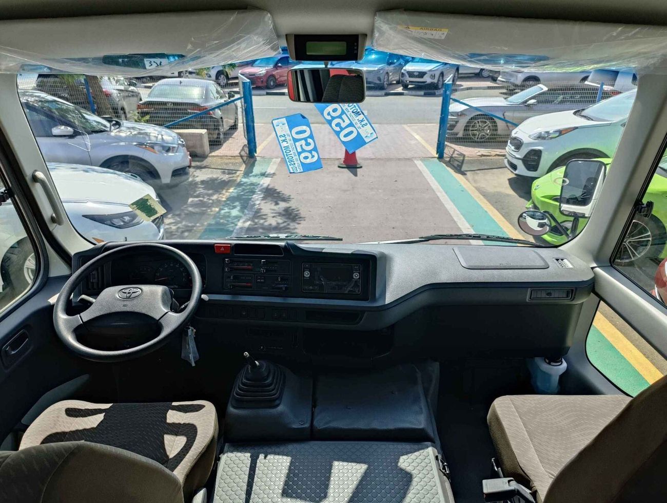 Toyota Coaster 4.2L V6 DIESEL / 23 STR M/T / AUTO DOOR /  LUGGAGE RACKS (CODE # CD42B)