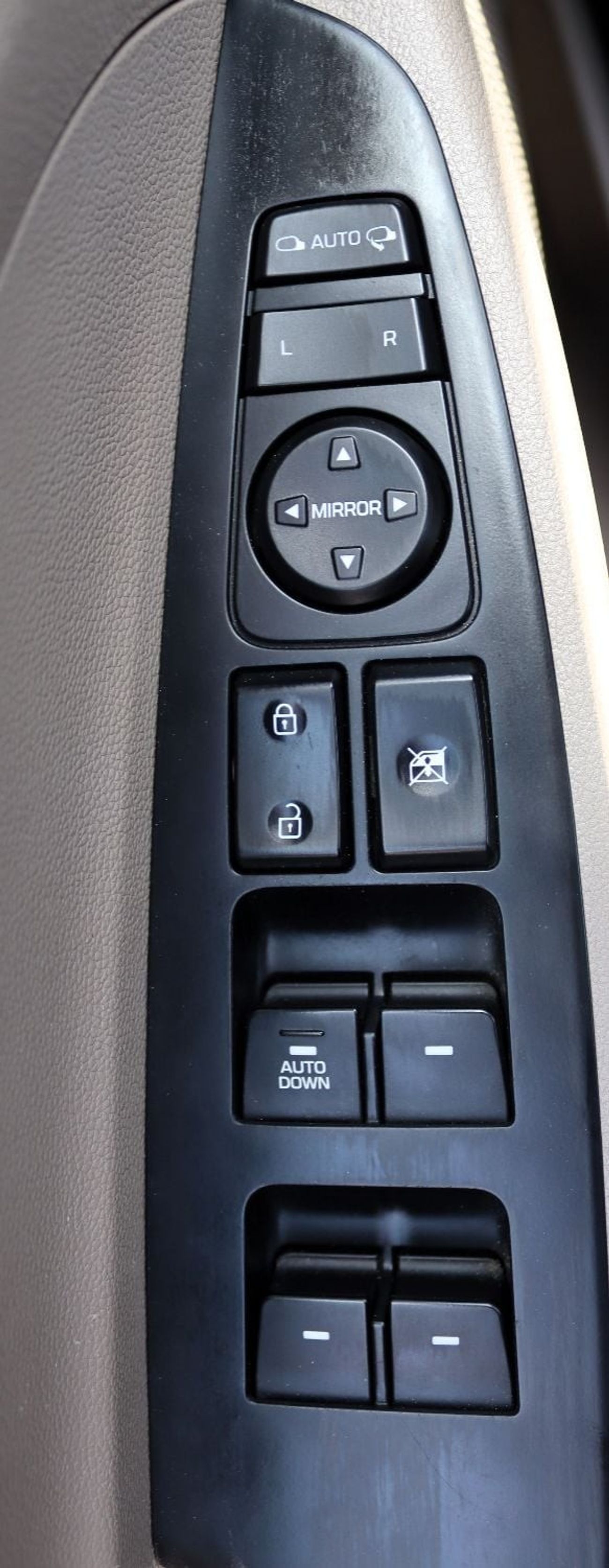 Hyundai Tucson GL ACCIDENTS FREE - GCC - PERFECT CONDITION INSIDE OUT - 2000 CC