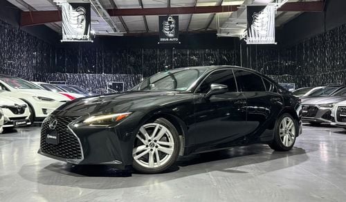 Lexus IS300 ELEGANT original Paint |GCC | Al Futtaim warranty 2027 | Al Futtaim full service History