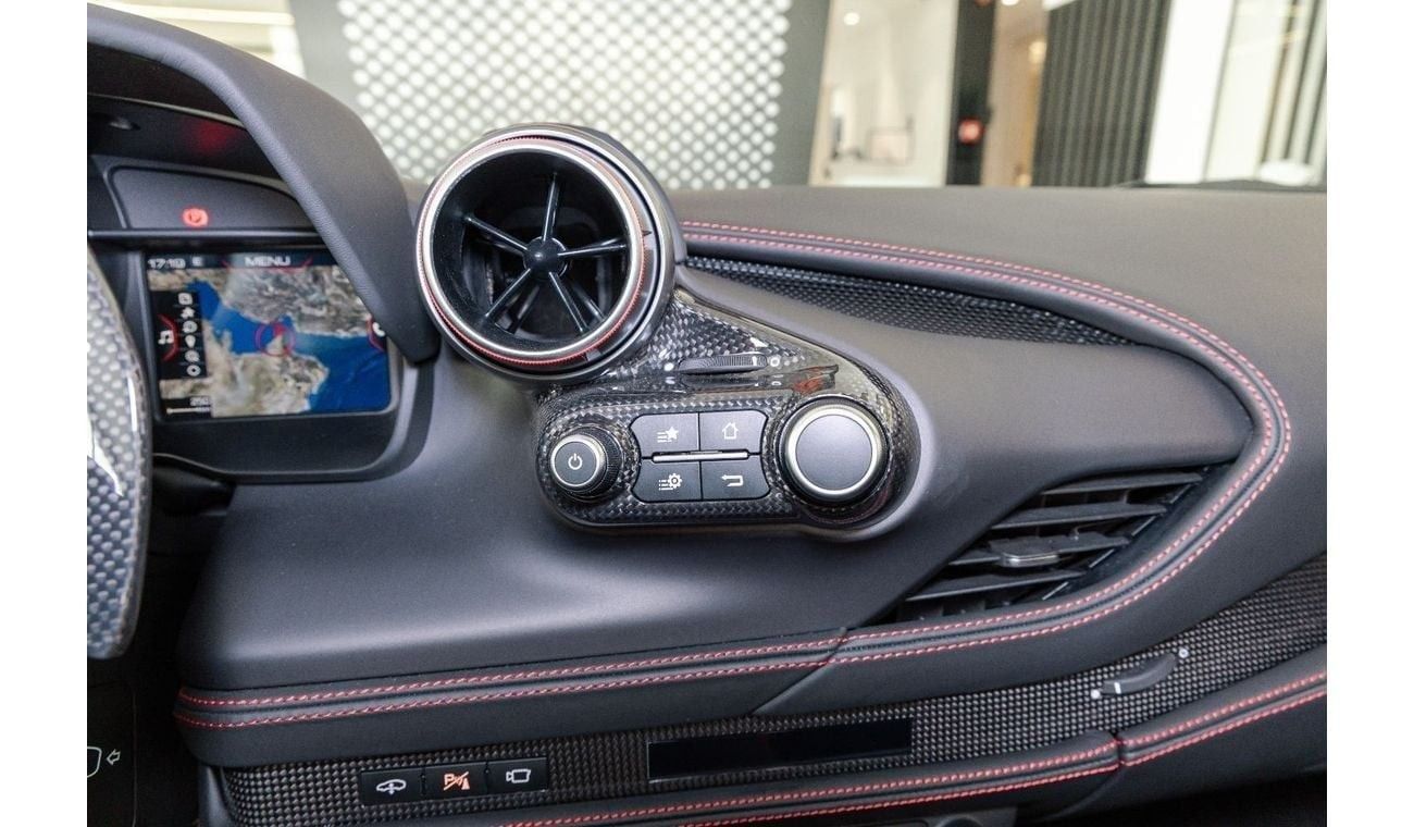 فيراري F8 تريبوتو 3.9T V8 Ferrari F8 Tributo 3.9L | Fully Carbon Fiber Interior and Exterior | 2021 | Agency Warranty