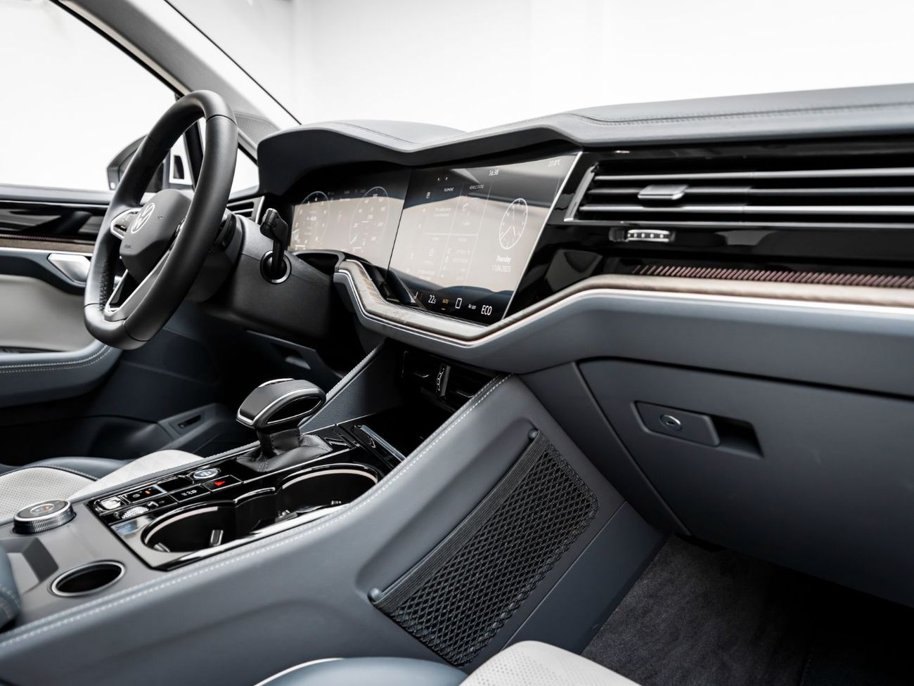 Volkswagen Touareg Comfortline 3.0L 2024 Volkswagen Touareg Comfortline, 2027 Volkswagen Warranty + Service Contract, L