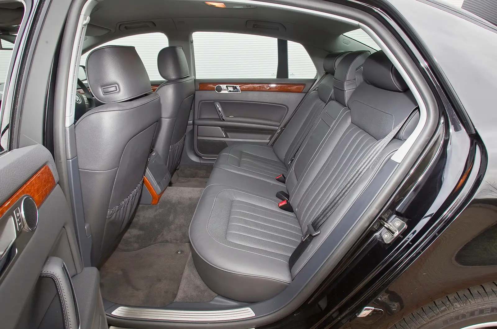 Volkswagen Phaeton interior - Seats