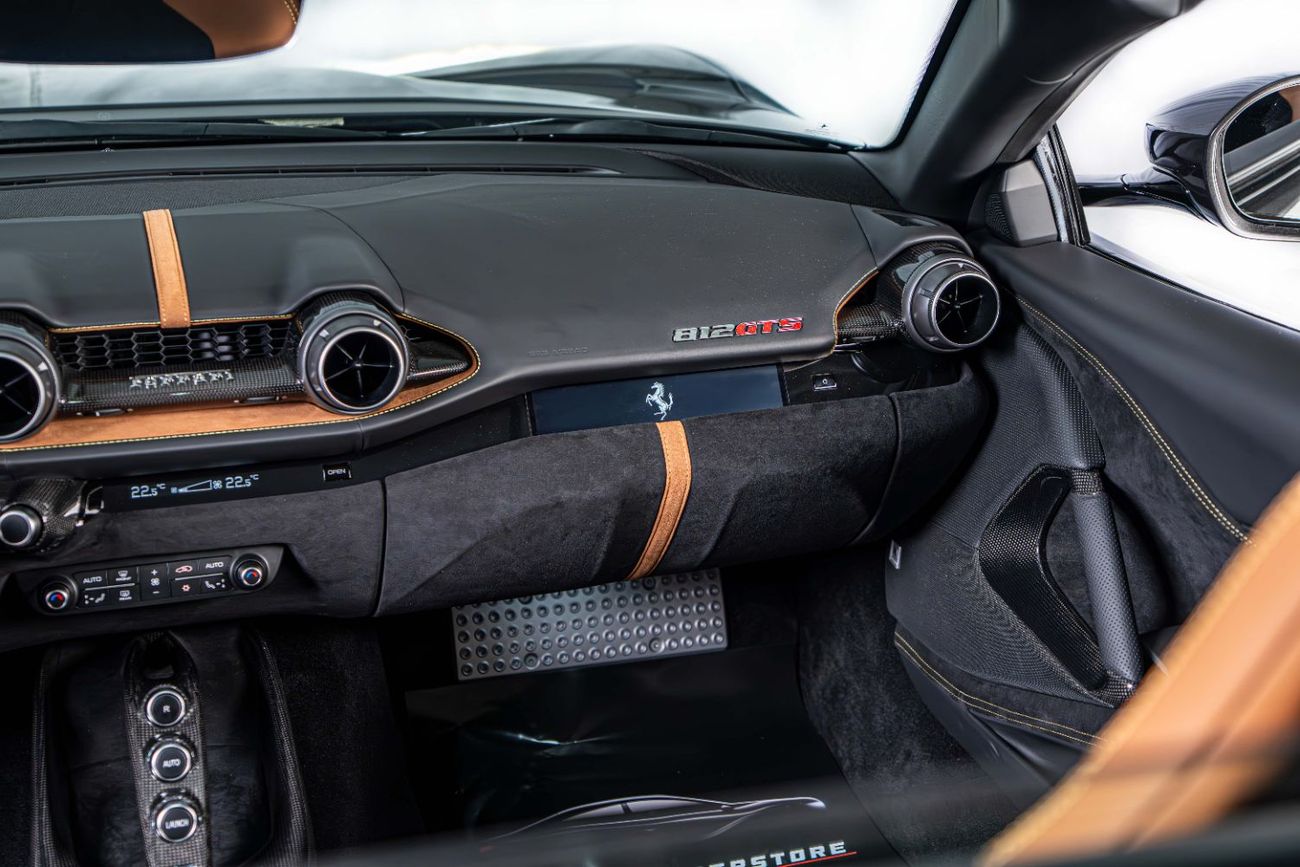فيراري 812 GTS 