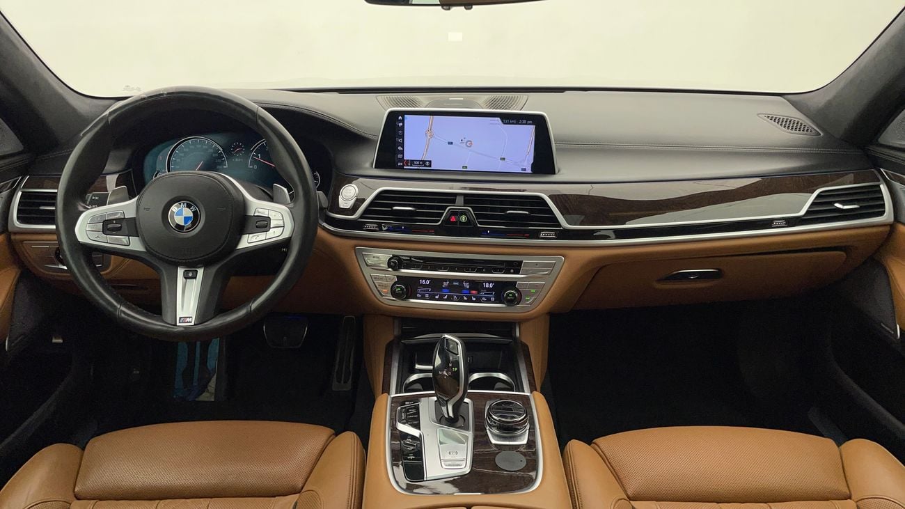 بي أم دبليو 750Li M SPORT 4.4 | بدون دفعة مقدمة | اختبار القيادة في المنزل