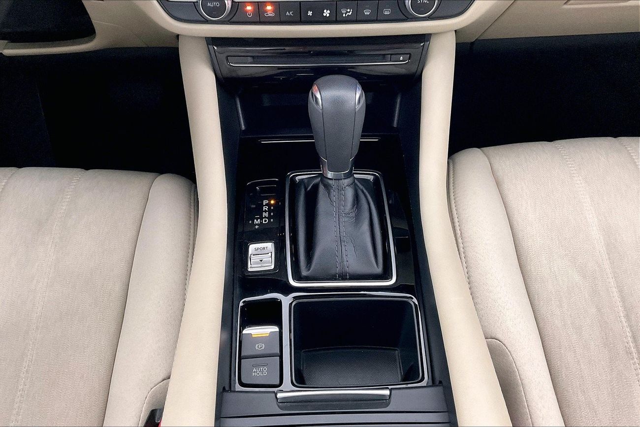 تويوتا يارس SE / E | ضمان مجاني لمدة عام | 0 دفعة أولى