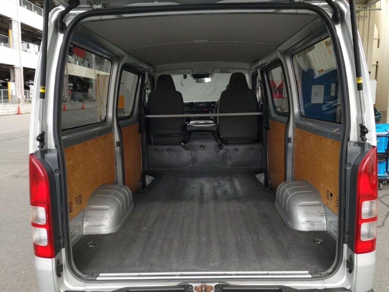 Toyota Hiace 2.8L V4 DIESEL / DVD CAMERA / 3 STR / 2019/LONG DX 4WD/GDH206V