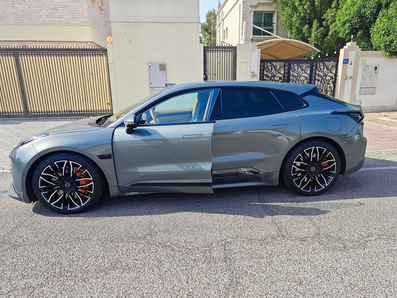 Zeekr 001 AWD top option