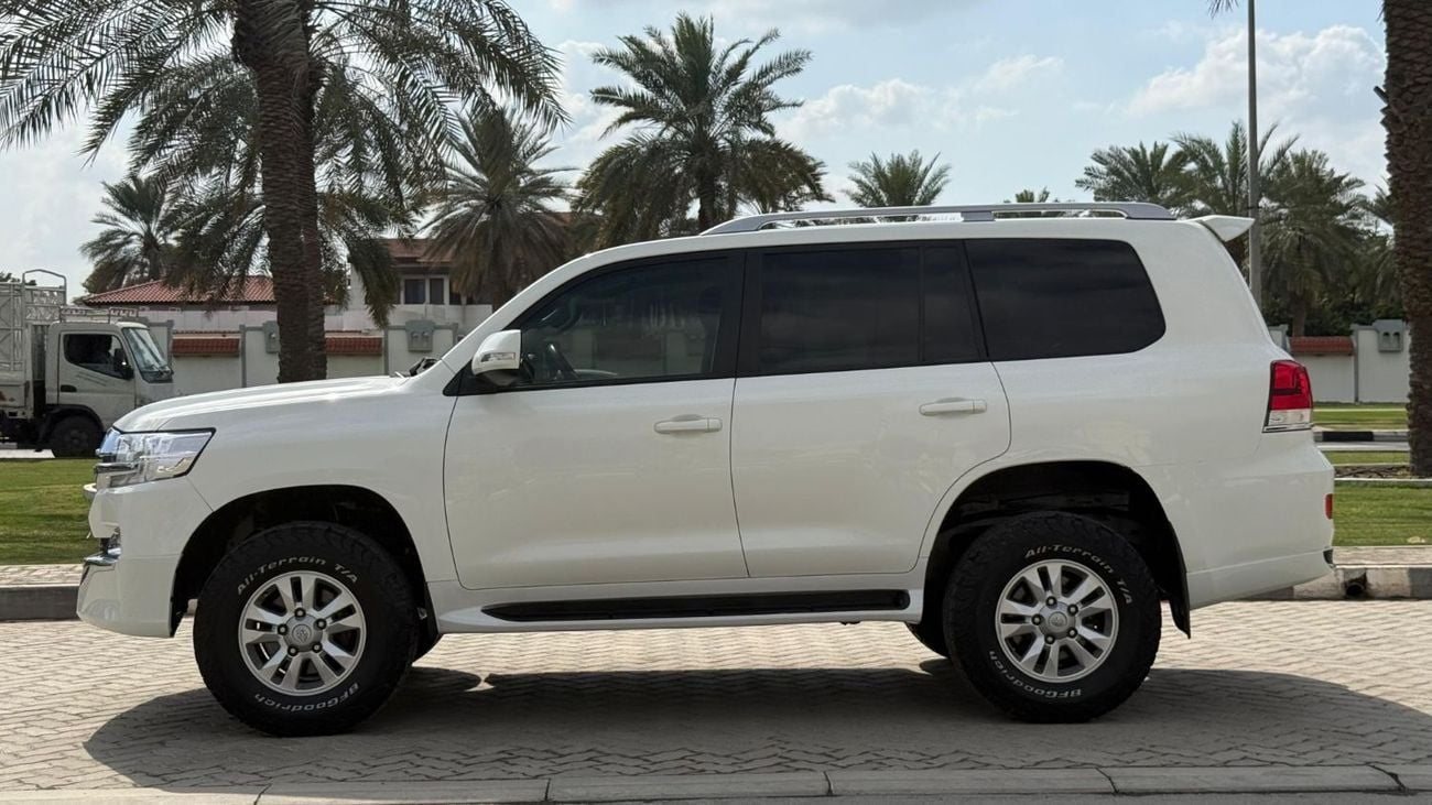 Toyota Land Cruiser GXR Toyota Landcruiser 2016 RHD white colour,diesel engine Australian specs
