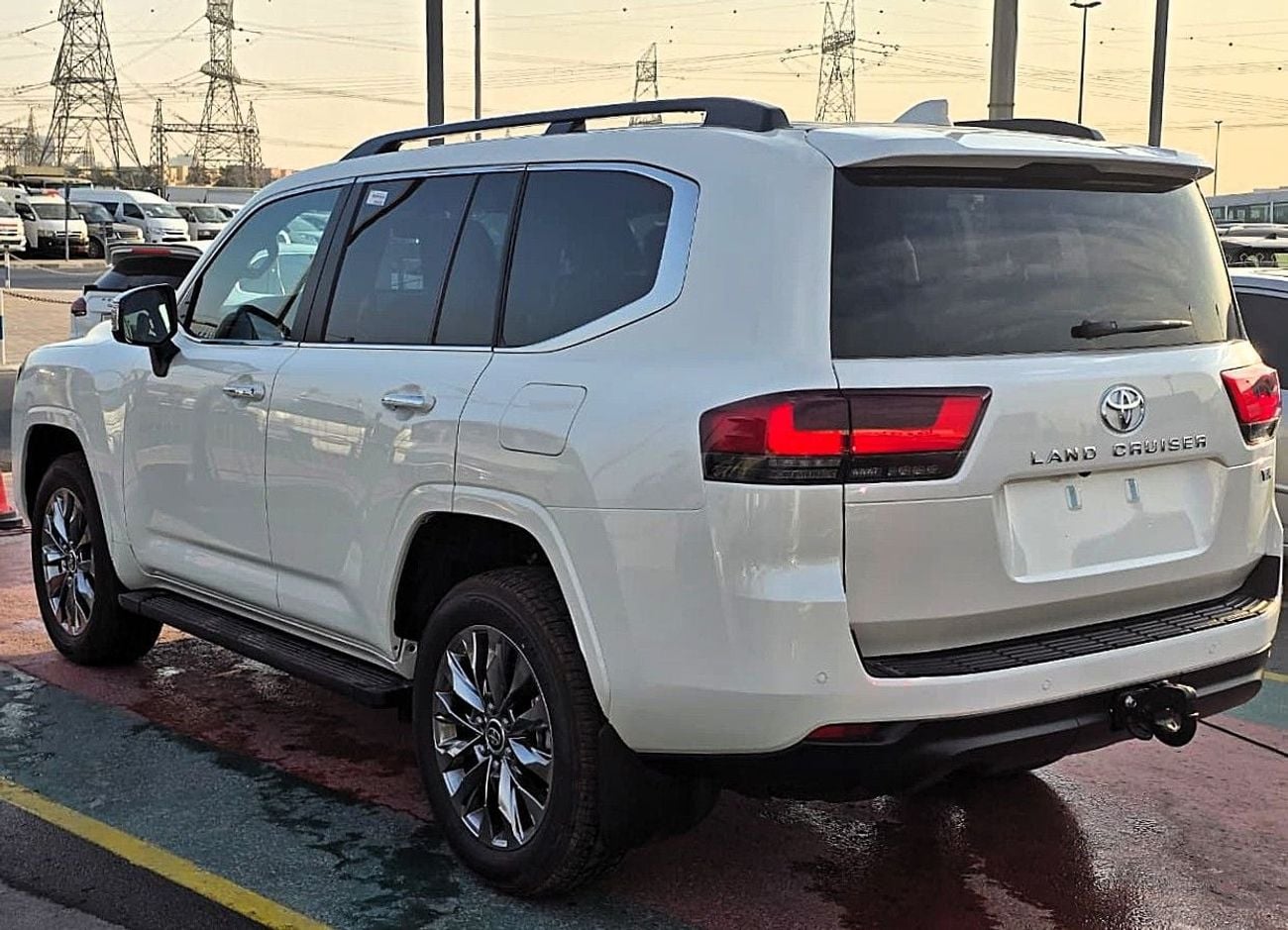 Toyota Land Cruiser VX Toyota land cruiser Vx 3.5l turbo 4*4 A/T  white /black Color 2026