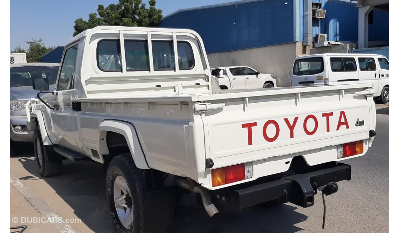 Toyota Land Cruiser Pick Up DIESEL 4X4 4.5L RIGHT HAND DRIVE