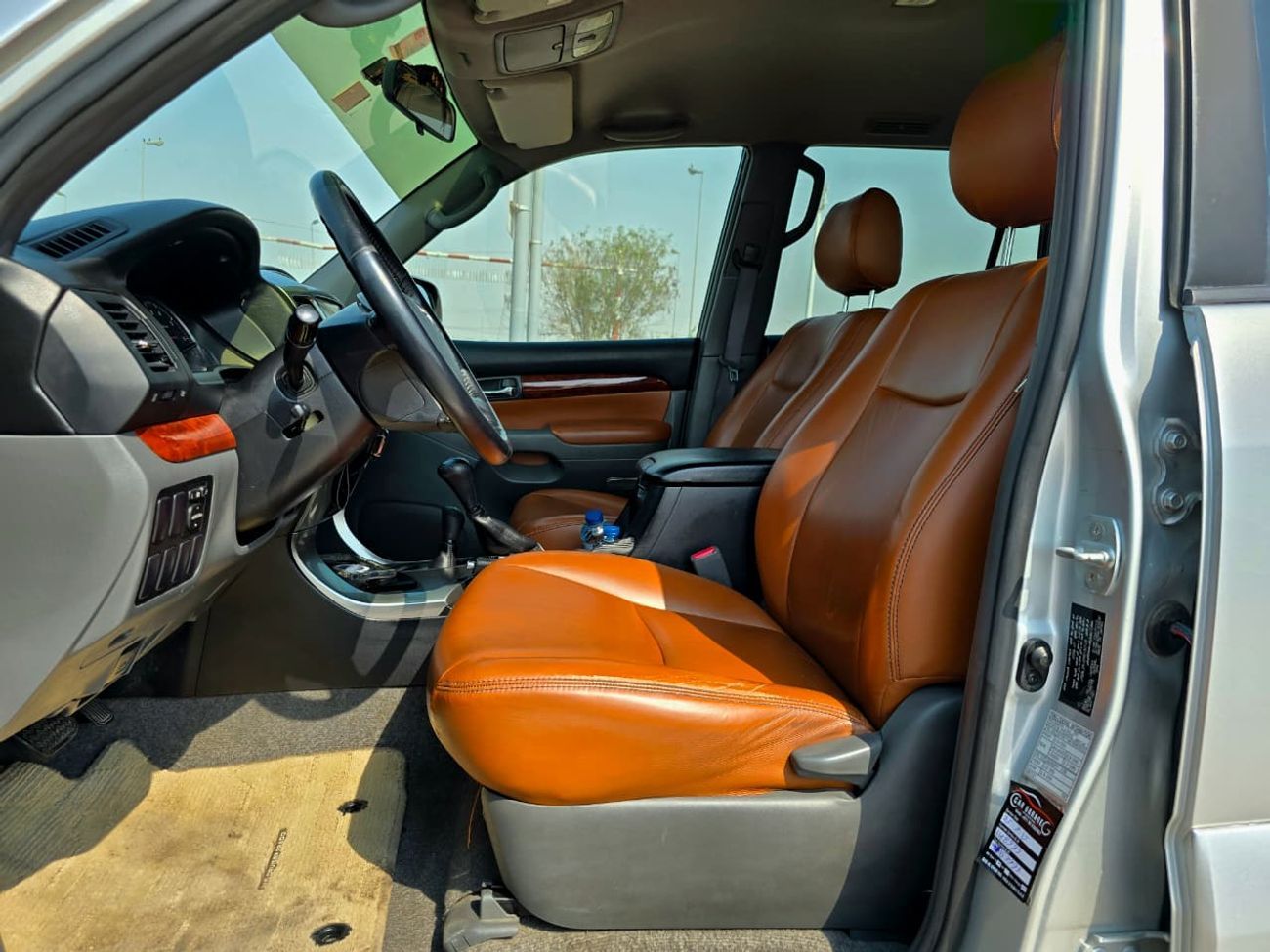 تويوتا برادو TOYOTA PRADO GX 2.7 SILVER INSIDE TAN