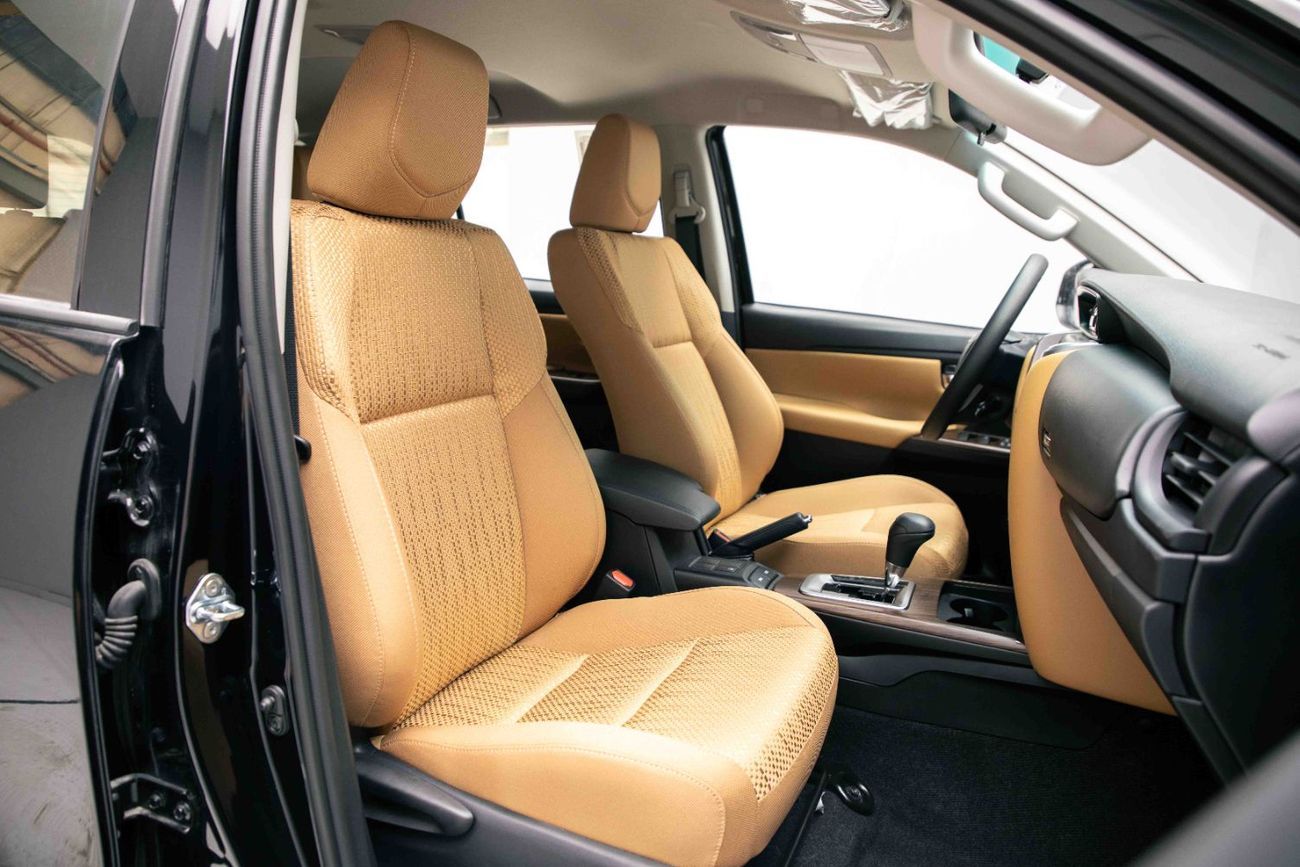 تويوتا فورتونر 2.7L - Attitude Black Inside Chamois | Export Only