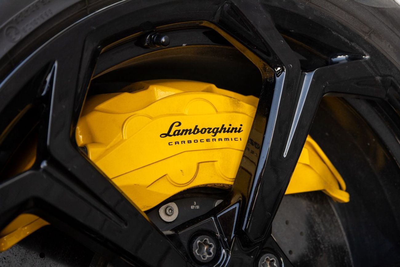 Lamborghini Urus STD 4.0T V8