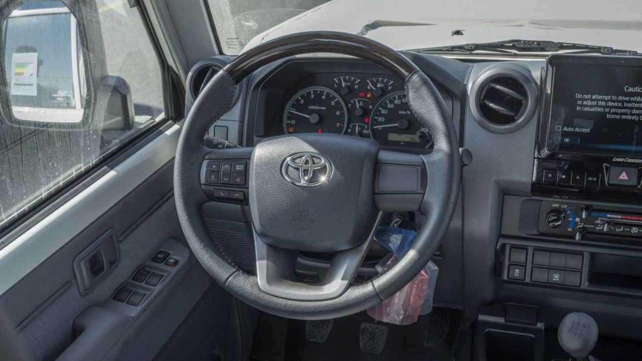 Toyota Land Cruiser 70 LC76 LX 2026 MODEL GCC SPECS
