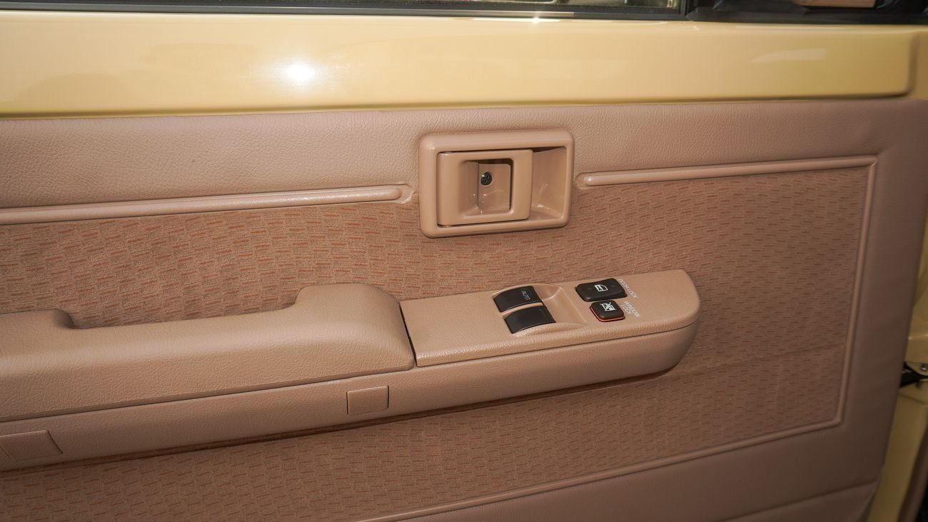 Toyota Land Cruiser Pick Up LX 4.0L V6 SINGLE CABIN A/T