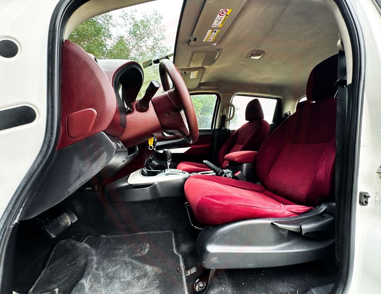 Nissan Navara Std 2.5L 4WD A/T Nissan Navara | 2.5 L | 2022 | GCC | Accident-Free | In Excellent Condition | 924 P